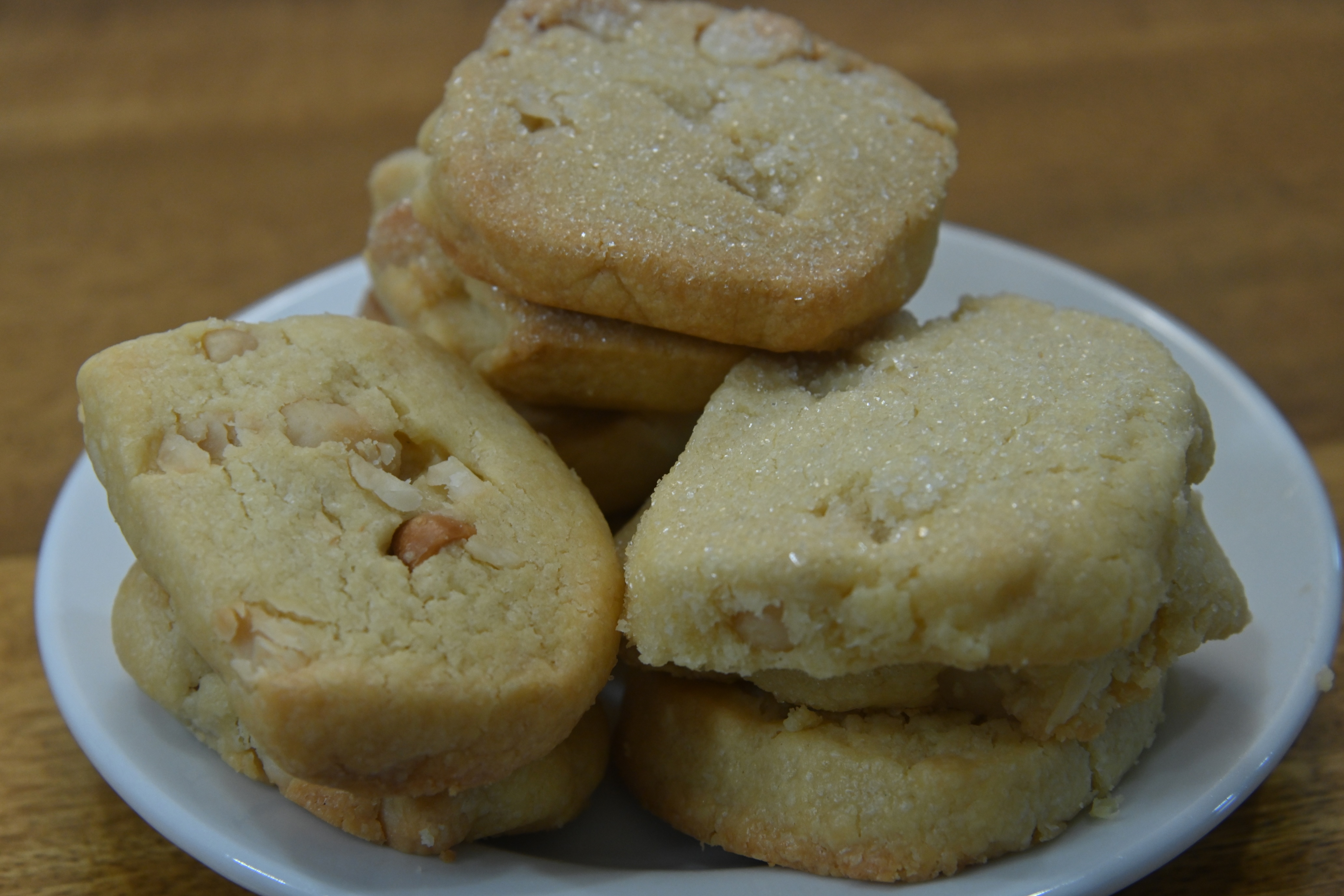 Macadamia Nut Shortbread Cookies